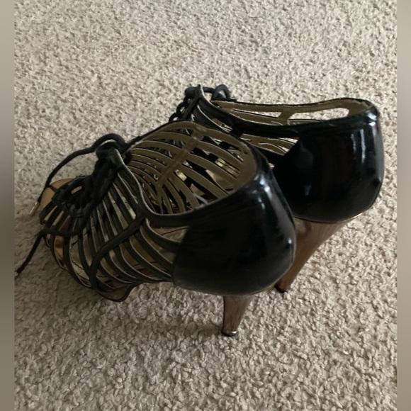 DEREON Black Heels - Picture 3 of 5